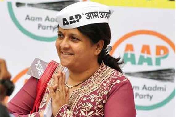 Aam Aadmi Party’s Anjali Damania, Preeti Menon resign from party posts –