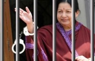 Festive mood at Poes Garden as AIADMK supremo Jayalalithaa released from jail