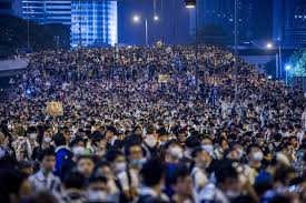 Hong Kong police in fresh assault on protest barricades