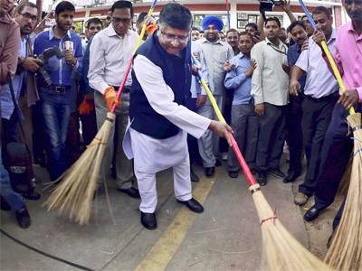 PM starts his own ‘Swachh Bharat’ challenge