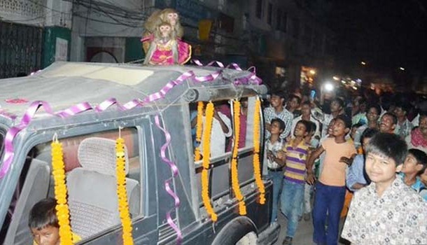 Indian man holds ‘wedding’ for monkey couple