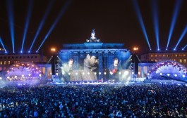 Somber, hopeful ceremonies mark 25 years since the Berlin Wall fell