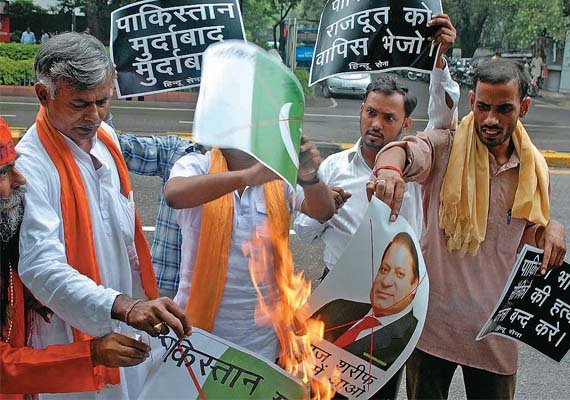 Protest outside Pak High Commissioner’s residence