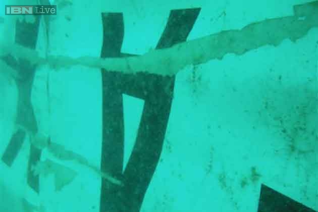 AirAsia crash: Tail section found in Java Sea, black boxes still missing