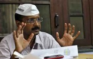 Eggs, stone thrown at Kejriwal