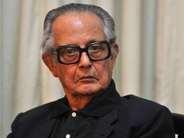 RK Laxman’s health deteriorating, put back on ventilator support