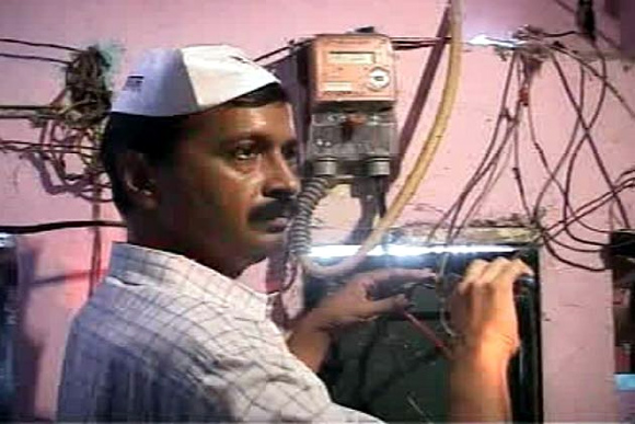 Kejriwal keeps promise power traiff cut and free water for Delhi