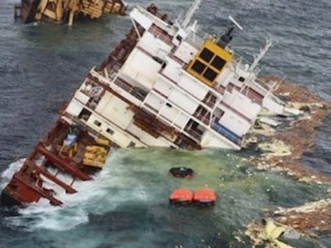 Bangladesh ferry with 100 passengers sinks, rescue op on