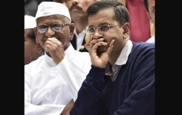 After almost three years, Arvind Kejriwal shares dais with Anna Hazare
