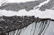 17 climbers dead in quake-triggered avalanche on Mt Everest