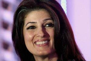 Twinkle Khanna, Chetan Bhagat involved in Twitter debate