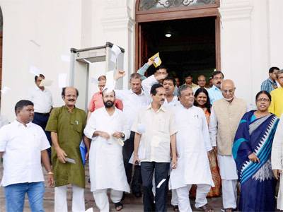 Left Front, Congress stage walkout from Bengal Assembly