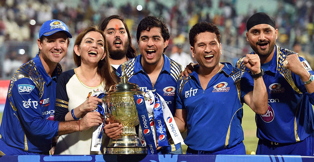 IPL 2015 final: Mumbai Indians thrash Chennai Super Kings by 41 runs to lift second title