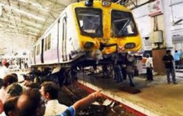 Mumbai: Suburban train rams into dead end at Churchgate, woman hurt