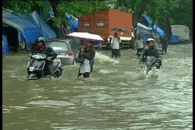 Rain hits normal life in Mumbai