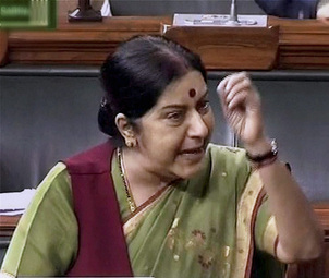 Sushma hits back at Cong, targets Rajiv Gandhi