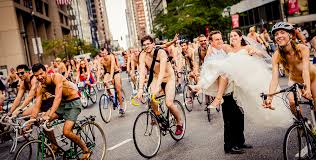 Nude cyclists photobomb Philadelphia couple’s wedding shoot