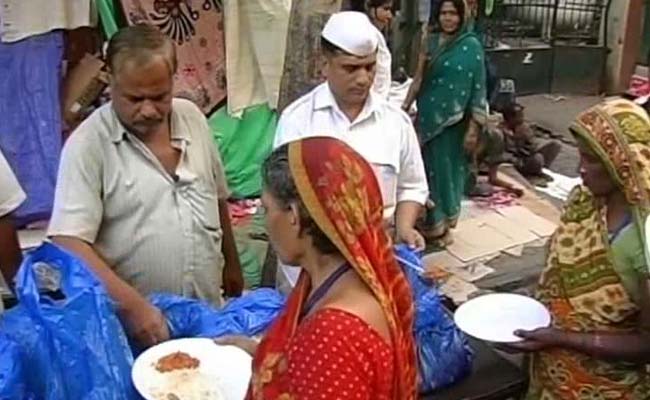 In Fight Against Hunger, Mumbai’s Dabbawalas Come Up With ‘Roti Bank’
