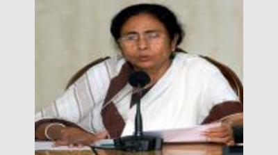 No communal tension in WB, says Mamata, woos investors