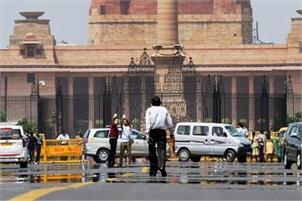 Delhi temperature touches 44 C, hottest day of the season