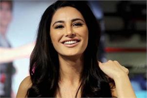 Nargis found ridiculous to reshoot kissing scenes in ‘Azhar’