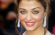 Aishwarya Rai Bachchan makes heads turn at Cannes 2016