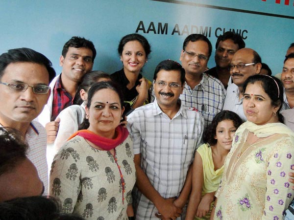 AAP govt to set up mohalla clinics in comm hubs
