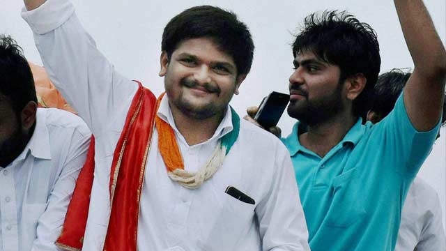 Hardik demands release of Patels convicted in ’02