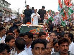 Rahul visits Ayodhya, first by Nehru-Gandhi member since 1992