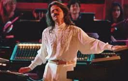 Musical genius Yanni enthrals audience at Vadodara fest